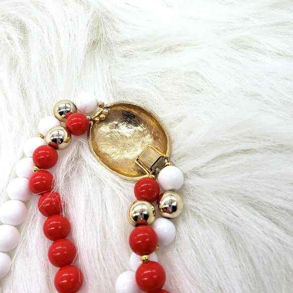 Lustrous Coral Red White Shell Pearl Necklace - Picture 8 of 8